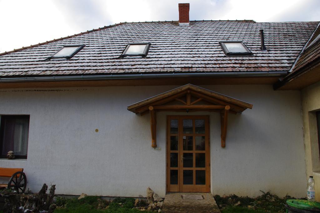 Vadszolo Szallo Es Etterem Баконьбель Экстерьер фото