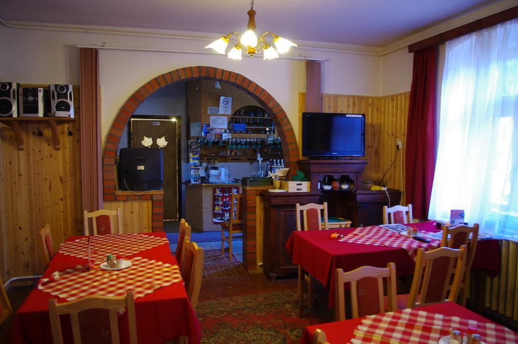 Vadszolo Szallo Es Etterem Баконьбель Экстерьер фото